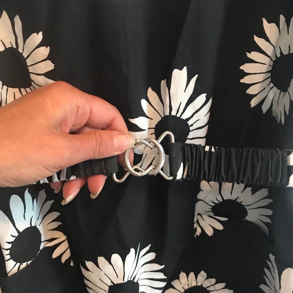 Short belted dress - Picture 3 of 5
